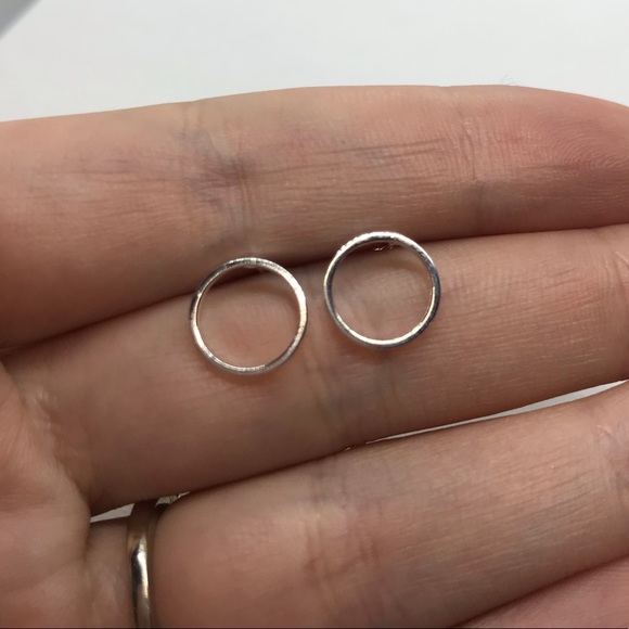 Sterling Silver 925 Circle Stud Earrings - Picture 4 of 5